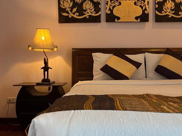 Pha Thai House : photo 4 de la chambre chambre double de luxe avec balcon