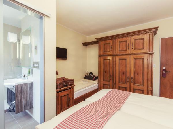 Le Petit CHARME-INN : photo 3 de la chambre chambre triple