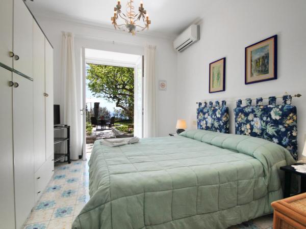 Casa Augusto B&B : photo 9 de la chambre chambre double ou lits jumeaux avec terrasse - vue sur mer