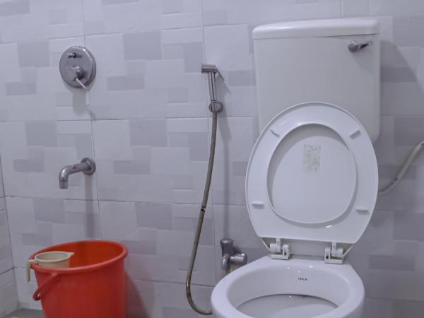 Hotel Mukesh Residency : photo 3 de la chambre chambre quadruple standard