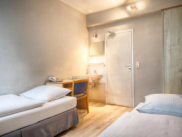 enjoy hostel Berlin City West : photo 3 de la chambre chambre lits jumeaux Économique