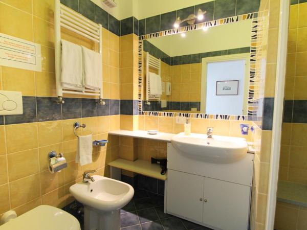 Casa Augusto B&B : photo 2 de la chambre chambre double ou lits jumeaux avec terrasse - vue sur mer