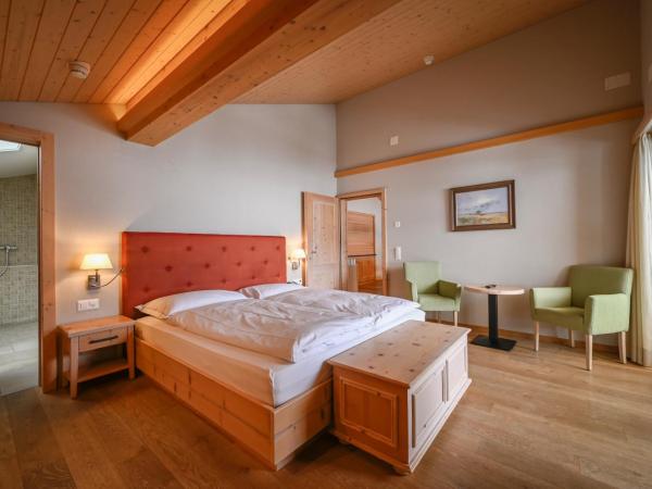 Romantik Hotel Schweizerhof : photo 5 de la chambre suite 2 chambres supérieure - vue sur l'eiger