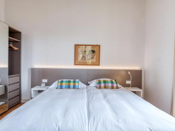 Villa by @ Home Hotel Locarno : photo 5 de la chambre suite de luxe avec balcon