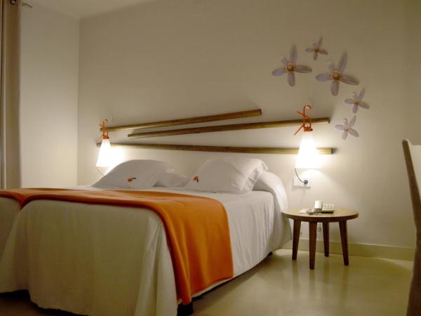 Hotel Tarongeta - Adults Only : photo 5 de la chambre chambre double ou lits jumeaux supérieure