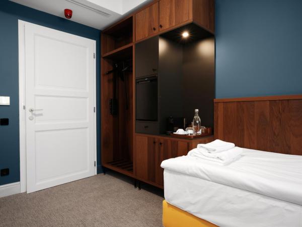 Palatinus Boutique Hotel : photo 4 de la chambre chambre lits jumeaux pour personnes à mobilité réduite