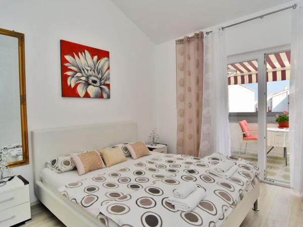 Apartments and Rooms Anika : photo 3 de la chambre double room with balcony and sea view - without kitchen