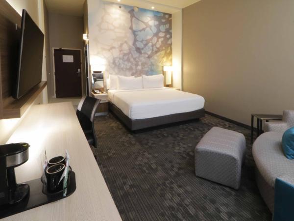 Courtyard Monterrey Airport : photo 10 de la chambre chambre lit king-size - vue sur cour