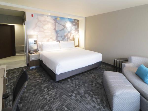 Courtyard Monterrey Airport : photo 1 de la chambre chambre lit king-size - vue sur cour