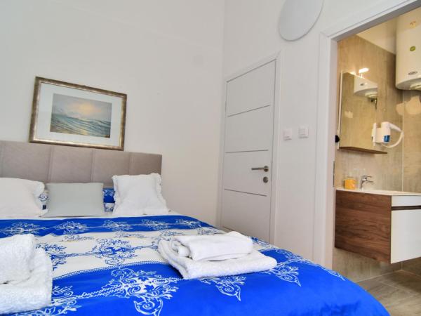 Apartments and Rooms Anika : photo 2 de la chambre double room without kitchen and blalcony