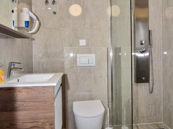 Apartments and Rooms Anika : photo 4 de la chambre double room without kitchen and blalcony