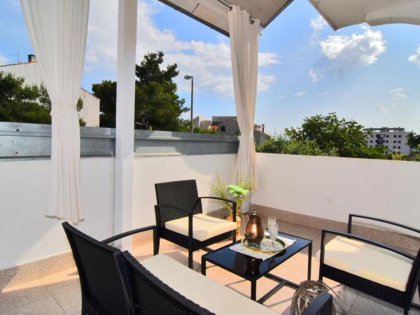 Apartments and Rooms Anika : photo 5 de la chambre studio avec balcon