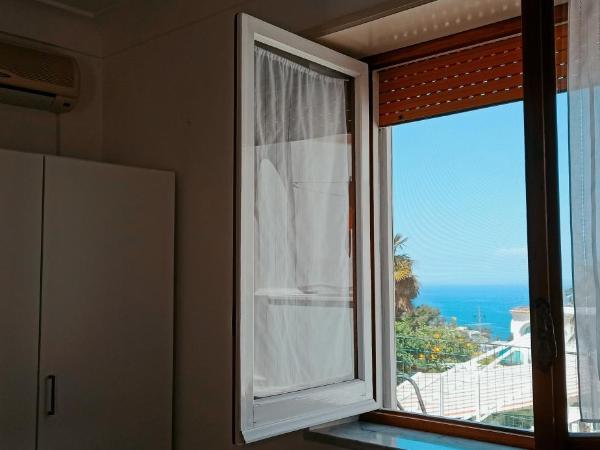 Villa dei fiori B&B : photo 5 de la chambre chambre double deluxe avec lit d'appoint