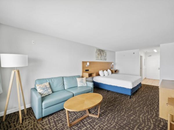 Beach Tower Beachfront Hotel, a By The Sea Resort : photo 3 de la chambre classic king with ocean/gulf view 