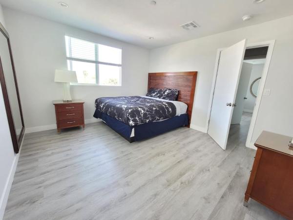 Hollywood Homes minutes to everything SPACIOUS AND FREE PARKING : photo 10 de la chambre maison 4 chambres