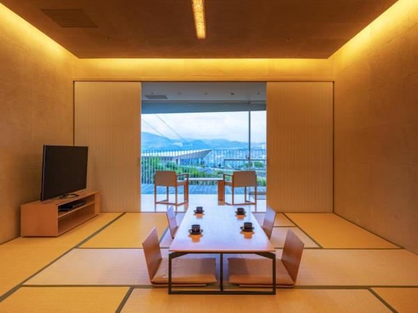 Garden Terrace Nagasaki Hotel & Resort : photo 1 de la chambre japanese-style suite - main building