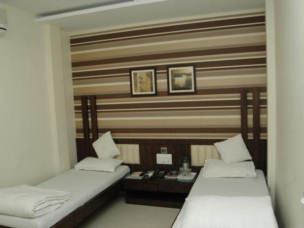 Hotel Causeway, Colaba : photo 2 de la chambre chambre deluxe double ou lits jumeaux