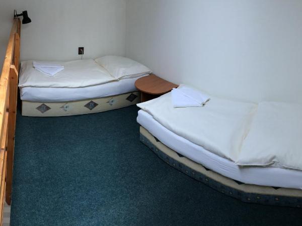 Hotel Wolf : photo 10 de la chambre chambre quadruple avec balcon