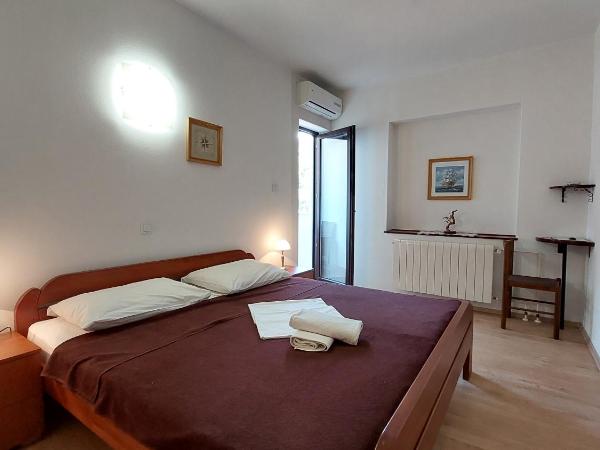 Pansion Klaudija : photo 1 de la chambre chambre double avec balcon