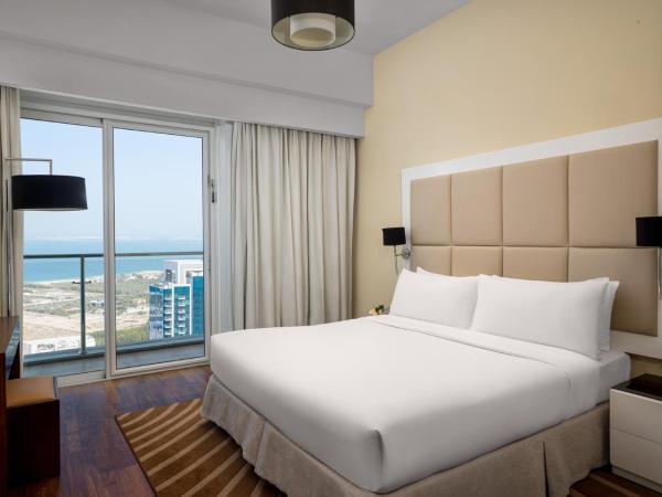 La Suite Dubai Hotel & Apartments : photo 2 de la chambre premier one bedroom sea view apartment - complimentary transfer to mall of the emirates, insurance market metro station & jbr beach