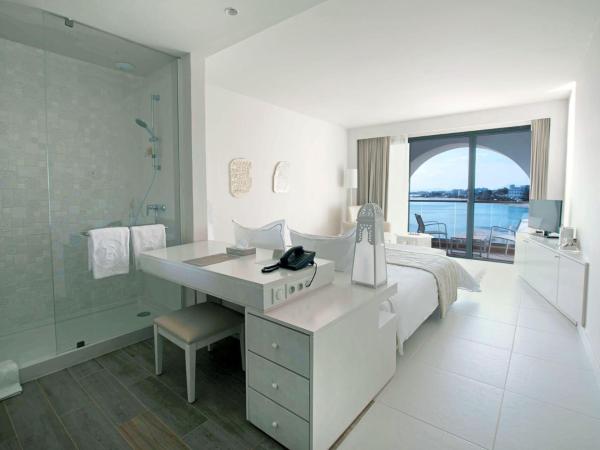 La Badira - Adult Only : photo 2 de la chambre suite double ou lits jumeaux deluxe - vue sur mer et piscine