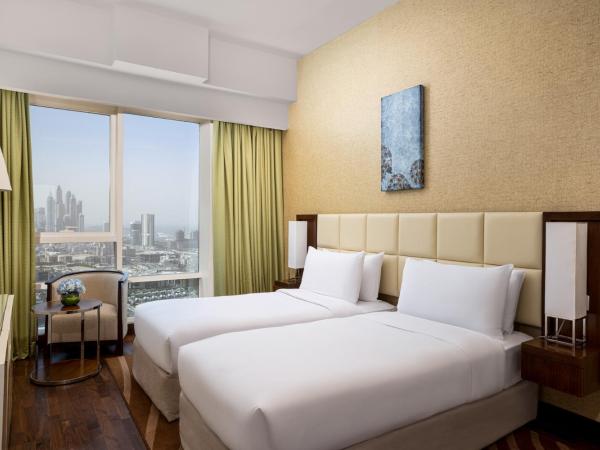 La Suite Dubai Hotel & Apartments : photo 2 de la chambre deluxe three bedroom penthouse - complimentary transfer to mall of the emirates, insurance market metro station & jbr beach
