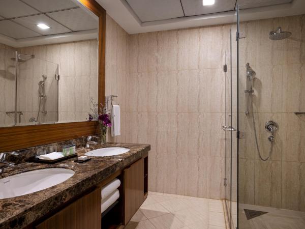 La Suite Dubai Hotel & Apartments : photo 5 de la chambre premier two bedroom sea view apartment - complimentary transfer to mall of the emirates, insurance market metro station & jbr beach