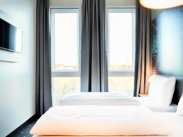 B&B Hotel Nürnberg-West : photo 4 de la chambre chambre lits jumeaux