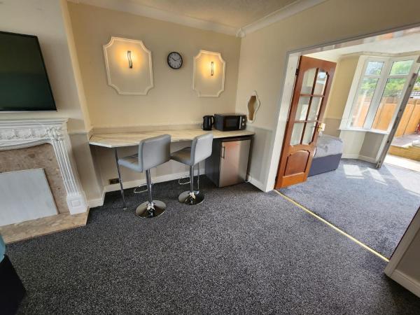 Sheldon Shared House : photo 3 de la chambre chambre familiale - vue sur jardin