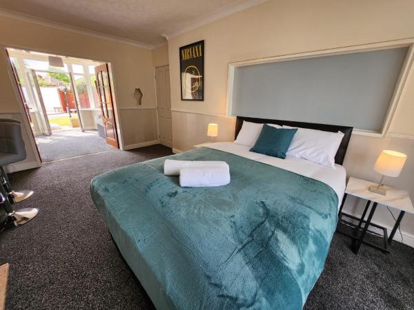 Sheldon Shared House : photo 1 de la chambre chambre familiale - vue sur jardin