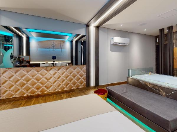 Motel DUBAI BH : photo 2 de la chambre appartement supérieur avec sauna