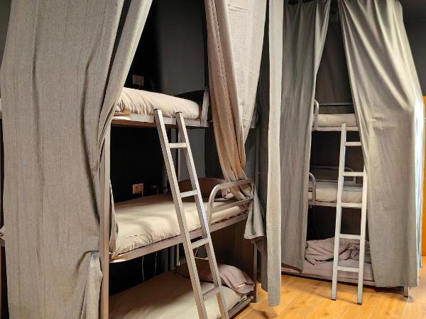 Hostal Siesta & Go : photo 7 de la chambre lit superposé dans dortoir mixte