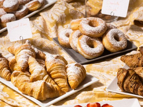 Hotel River fronte mare con piscina : photo 2 de la chambre chambre triple