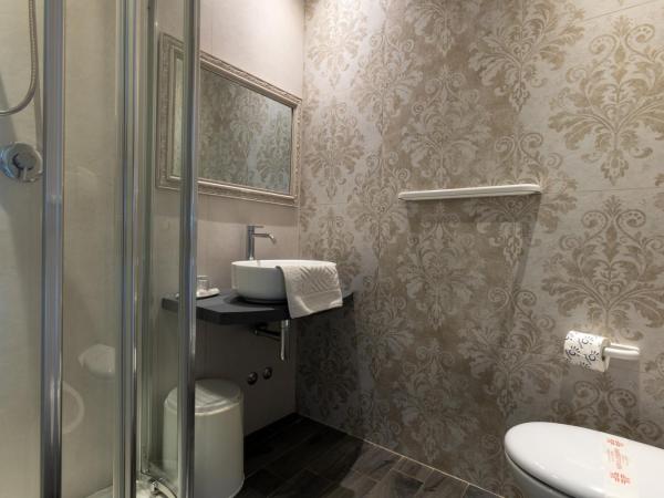 Hotel River fronte mare con piscina : photo 7 de la chambre chambre double ou lits jumeaux