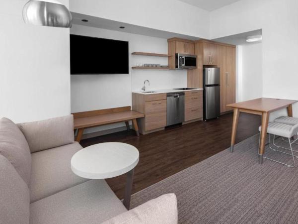 Element Tampa Midtown : photo 1 de la chambre studio suite with 2 queen, sofa bed