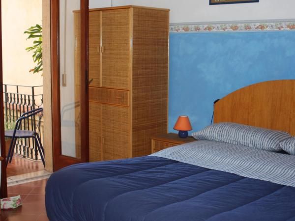 The Dolphins Guest House : photo 5 de la chambre chambre double avec salle de bains privative