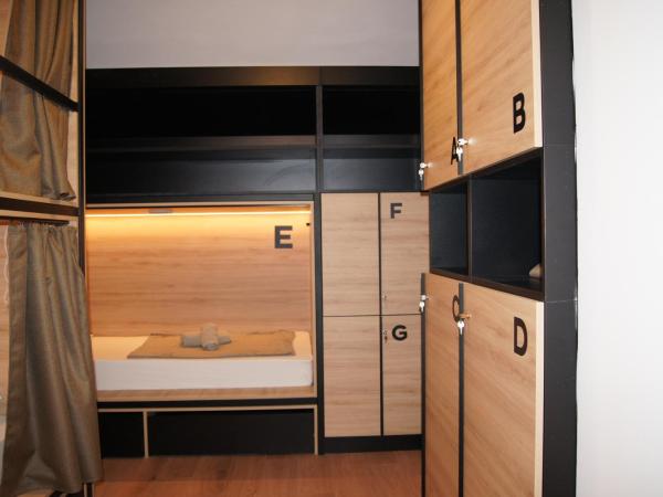 Hostel Stadion - Zadar : photo 2 de la chambre lit dans dortoir de 8 lits