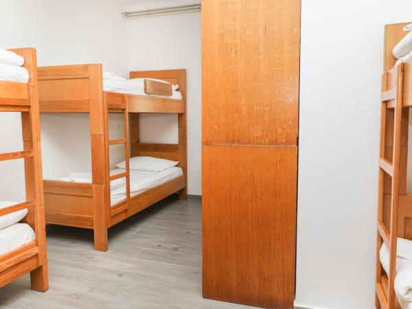 HI Hostel Zadar : photo 5 de la chambre lit simple dans dortoir mixte