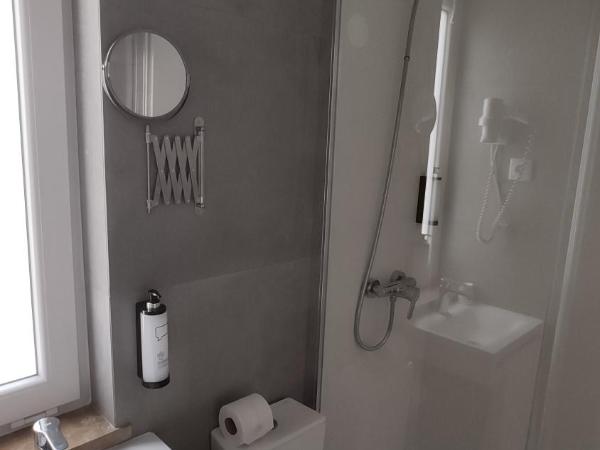 Hotel Made inn Faro : photo 6 de la chambre chambre familiale communicante