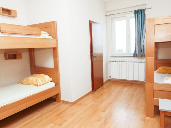 HI Hostel Zadar : photo 3 de la chambre lit simple dans dortoir mixte