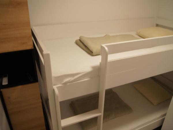 Hostel Stadion - Zadar : photo 4 de la chambre chambre lits jumeaux avec salle de bains privative