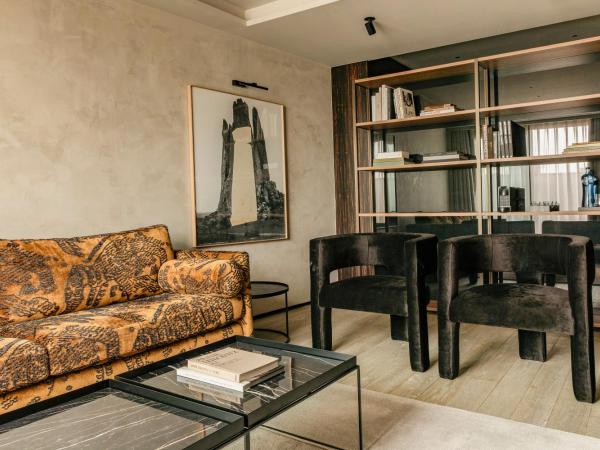 Hotel Bagués, a Small Luxury Hotel of the World : photo 5 de la chambre suite double diamant avec salon séparé et terrasse - vue sur ville