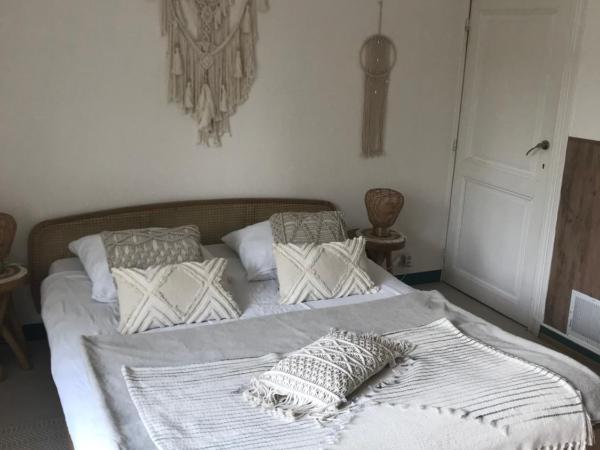 Villa Sylvania : photo 4 de la chambre chambre double - vue sur jardin