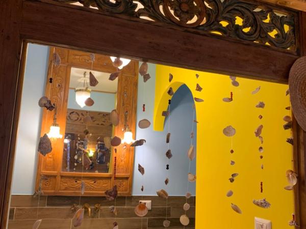 La Casa di Emanuella - Rooms & International Suites : photo 8 de la chambre suite avec baignoire spa