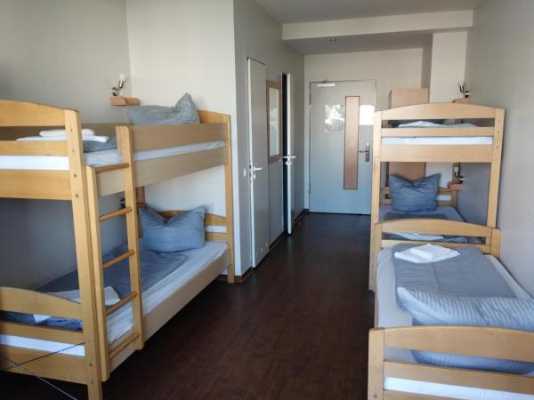 acama Hotel & Hostel Kreuzberg : photo 7 de la chambre chambre quintuple