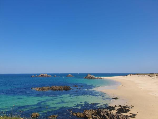 Htel Ker-Noyal Quiberon Plage : photo 1 de la chambre chambre triple confort avec vue sur mer 