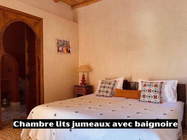 Villa des Hauts Mogador : photo 4 de la chambre chambre lits jumeaux avec baignoire