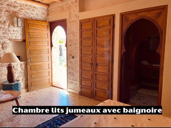 Villa des Hauts Mogador : photo 3 de la chambre chambre lits jumeaux avec baignoire