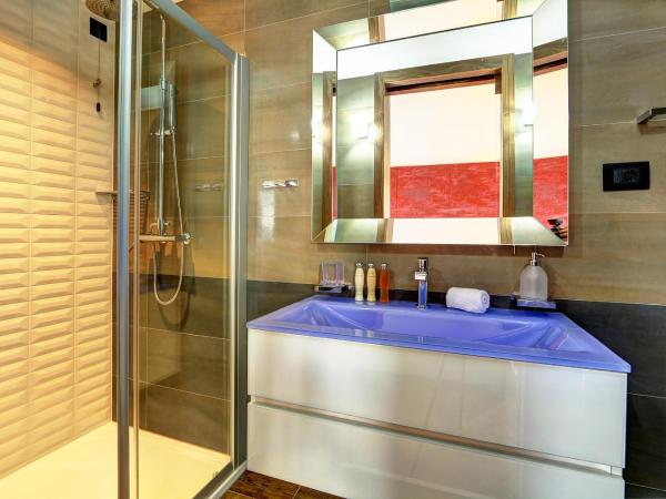 Horizon Luxury Suites : photo 5 de la chambre suite avec vue partielle sur mer
