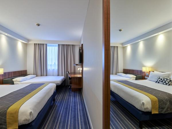 Holiday Inn Express Strasbourg Centre by IHG : photo 2 de la chambre chambre lit queen-size standard avec canapé-lit - non-fumeurs